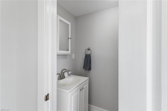 2297 Perrin Creek RD, Hayes, VA 23072