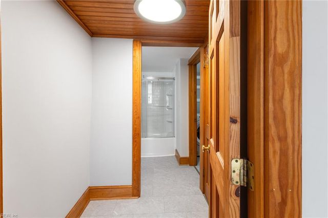 2297 Perrin Creek RD, Hayes, VA 23072