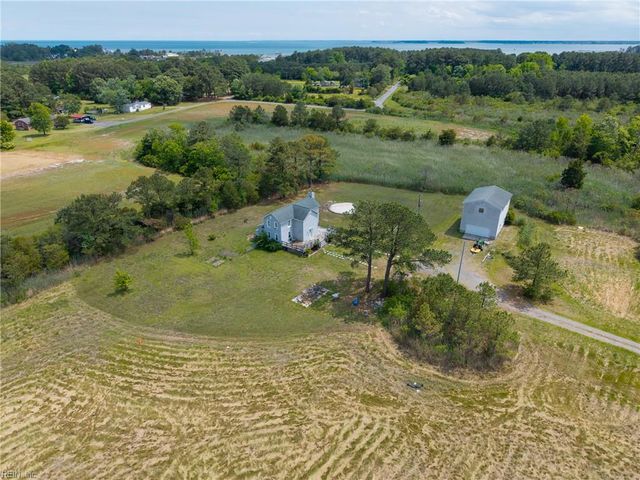 2297 Perrin Creek RD, Hayes, VA 23072