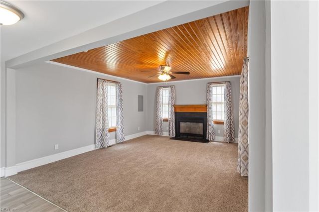 2297 Perrin Creek RD, Hayes, VA 23072