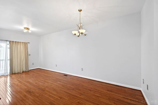 734 W Court, Cincinnati, OH 45203