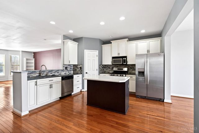 734 W Court, Cincinnati, OH 45203