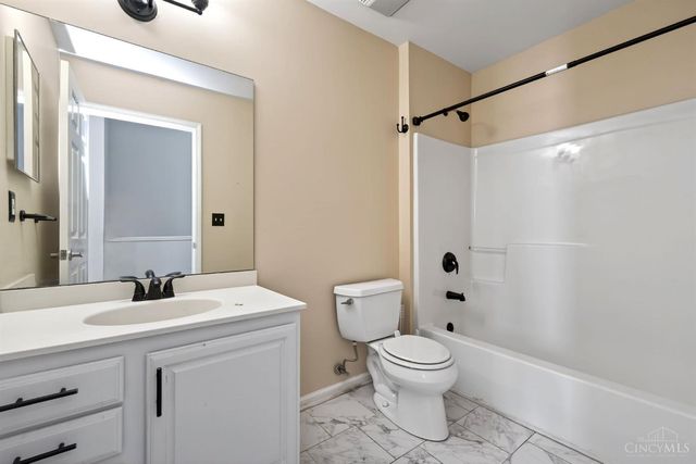 734 W Court, Cincinnati, OH 45203