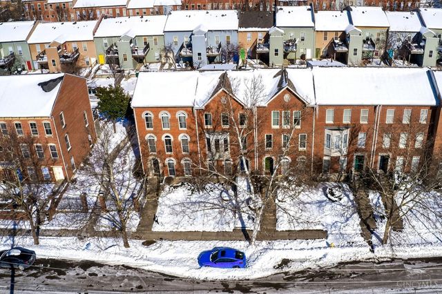 734 W Court, Cincinnati, OH 45203