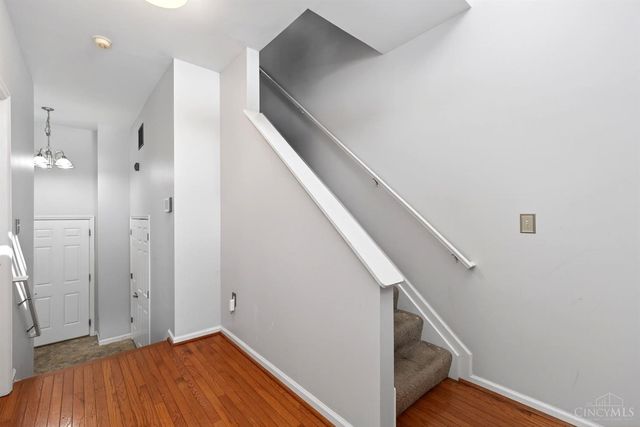 734 W Court, Cincinnati, OH 45203