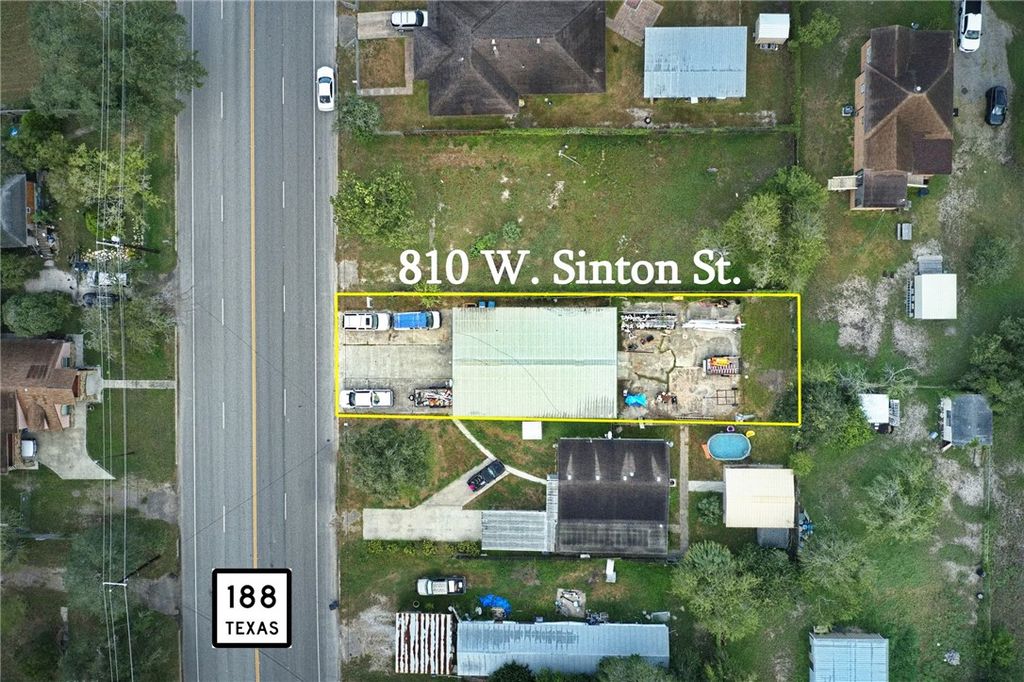 810 W Sinton St, Sinton, TX 78387 — photo 4
