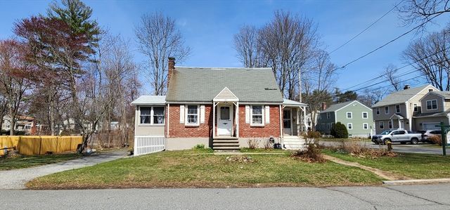 1 Wood End Lane, Reading, MA 01867