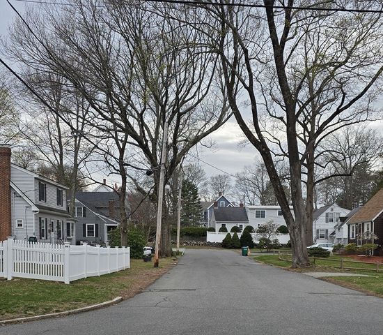 1 Wood End Lane, Reading, MA 01867