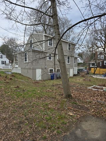 1 Wood End Lane, Reading, MA 01867