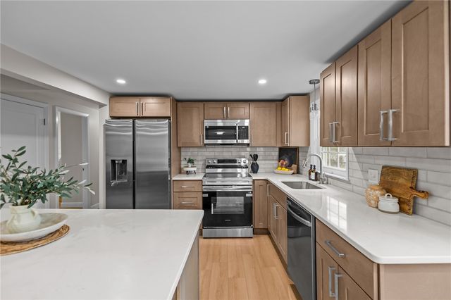 45 Valley View Drive, Cumberland, RI 02864