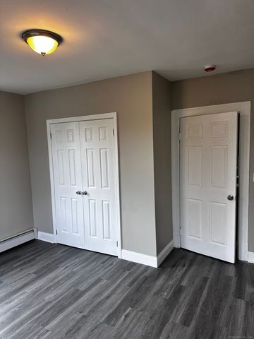 19 Colonial Street 3rd Floor, Hartford, CT 06106