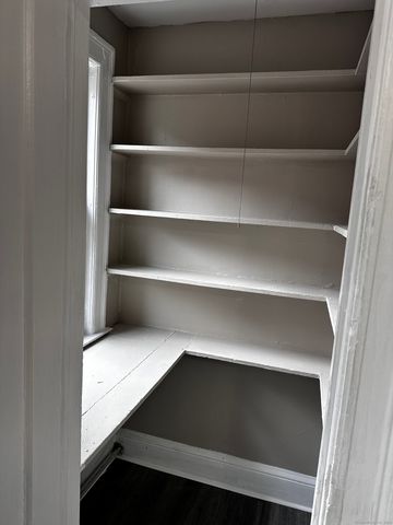 19 Colonial Street 3rd Floor, Hartford, CT 06106