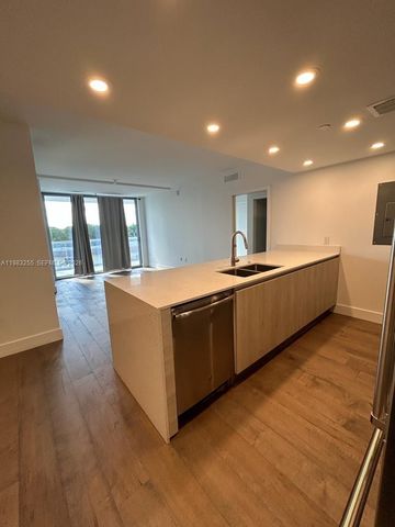 13800 Highland Dr 402, North Miami Beach, FL 33181