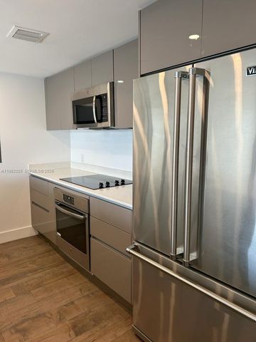 13800 Highland Dr 402, North Miami Beach, FL 33181