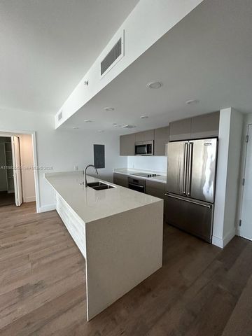 13800 Highland Dr 402, North Miami Beach, FL 33181