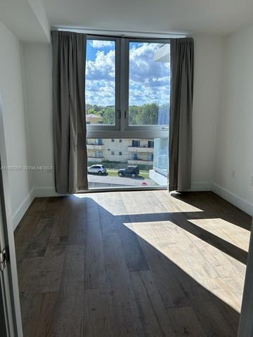 13800 Highland Dr 402, North Miami Beach, FL 33181