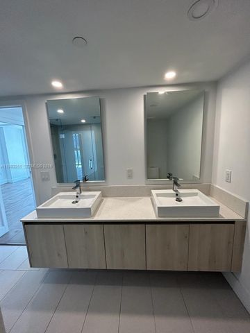 13800 Highland Dr 402, North Miami Beach, FL 33181