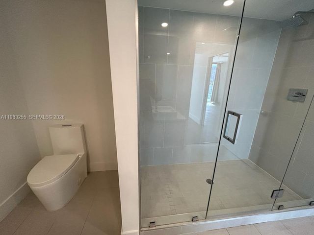 13800 Highland Dr 402, North Miami Beach, FL 33181