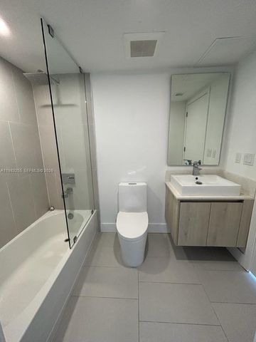 13800 Highland Dr 402, North Miami Beach, FL 33181