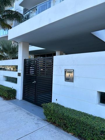 13800 Highland Dr 402, North Miami Beach, FL 33181