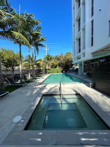 13800 Highland Dr 402, North Miami Beach, FL 33181