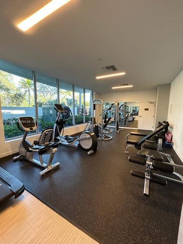 13800 Highland Dr 402, North Miami Beach, FL 33181