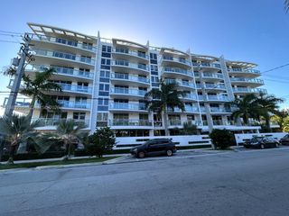 13800 Highland Dr 402, North Miami Beach, FL 33181