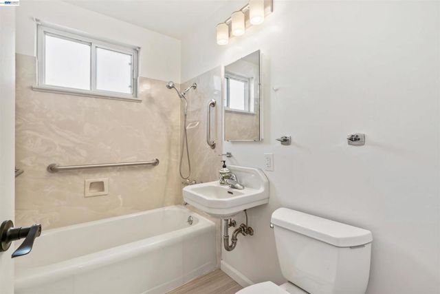 1573 Castro Street, San Leandro, CA 94577