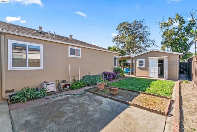 1573 Castro Street, San Leandro, CA 94577