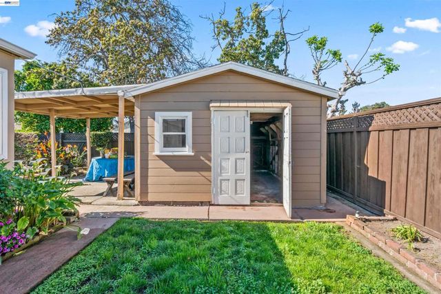 1573 Castro Street, San Leandro, CA 94577