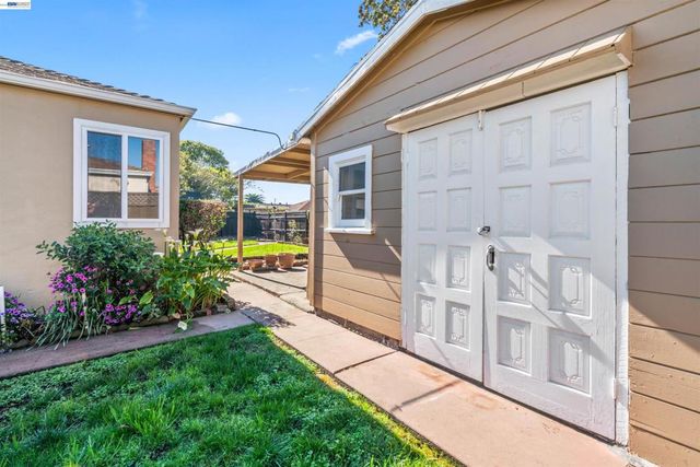 1573 Castro Street, San Leandro, CA 94577