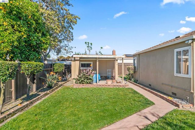 1573 Castro Street, San Leandro, CA 94577