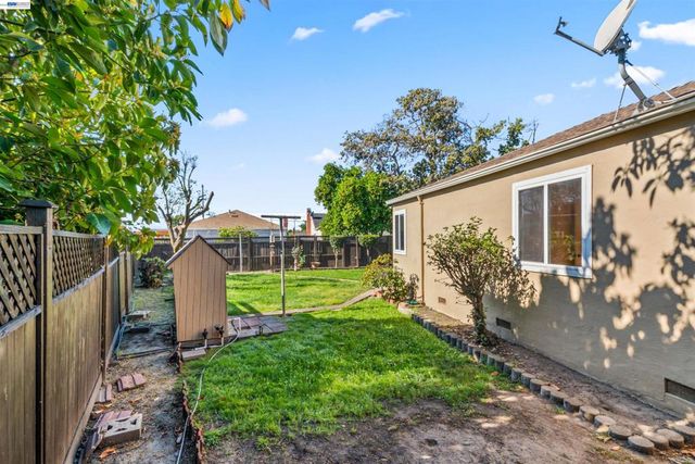 1573 Castro Street, San Leandro, CA 94577