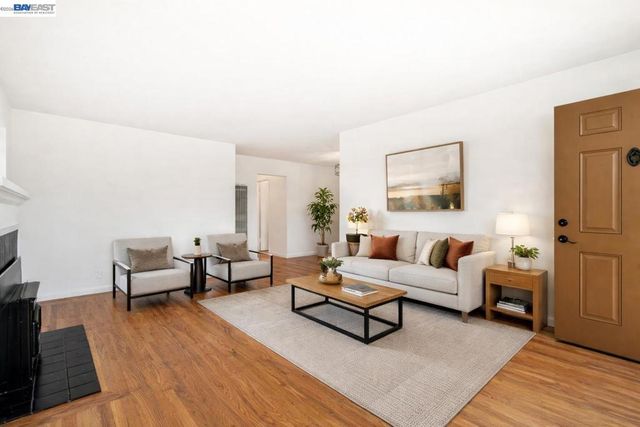 1573 Castro Street, San Leandro, CA 94577