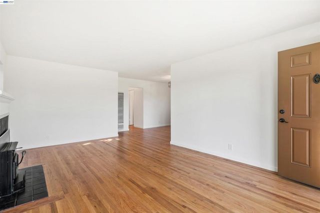 1573 Castro Street, San Leandro, CA 94577