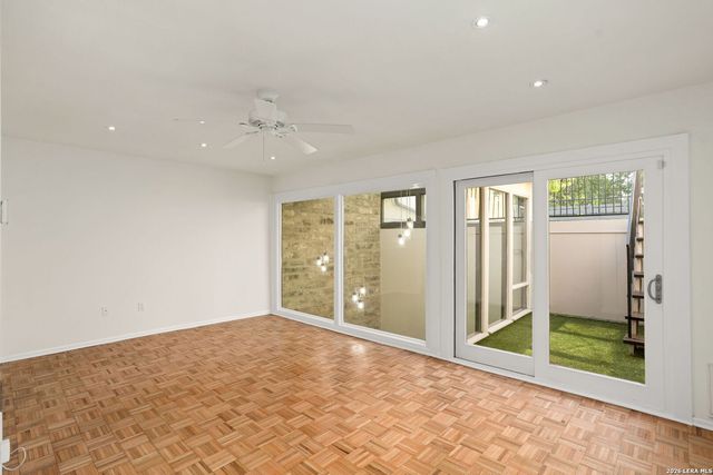 205 Chichester Pl Unit 16, San Antonio, TX 78209