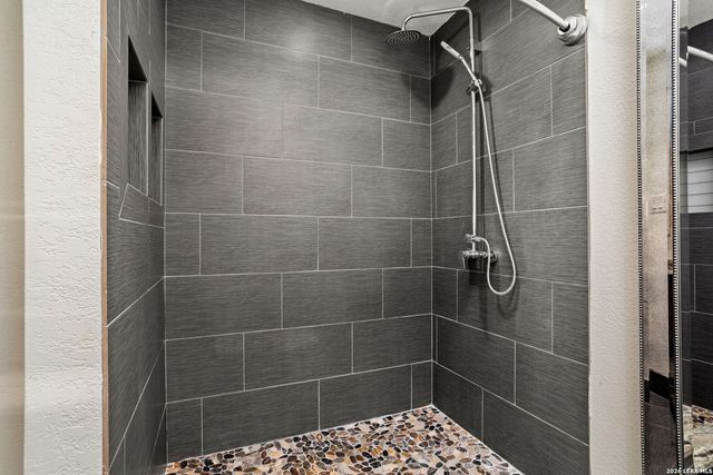 205 Chichester Pl Unit 16, San Antonio, TX 78209