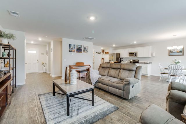 1898 Lacebark Drive, Sumter, SC 29153