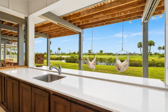 13957 Grambo Boulevard, Galveston, TX 77554