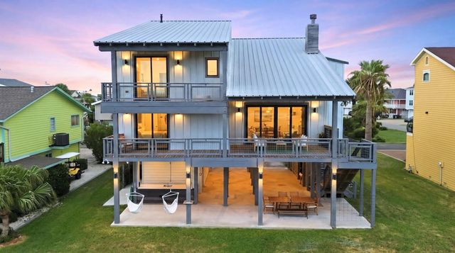 13957 Grambo Boulevard, Galveston, TX 77554