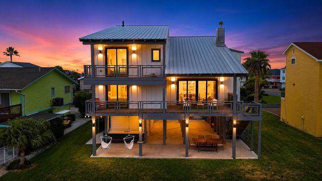 13957 Grambo Boulevard, Galveston, TX 77554