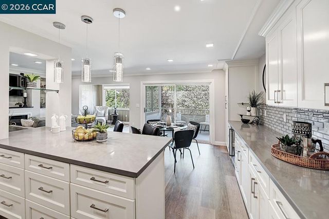 3410 TICE CREEK 4, Walnut Creek, CA 94595