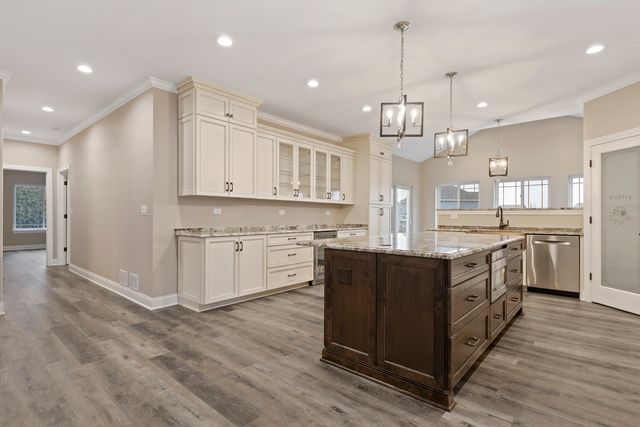 25911 W Ravine Woods Drive, Channahon, IL 60410