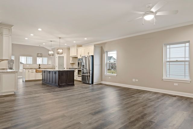 25911 W Ravine Woods Drive, Channahon, IL 60410