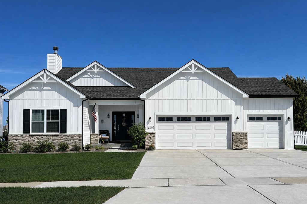 25911 W Ravine Woods Drive, Channahon, IL 60410