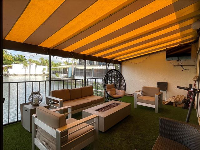 16503 Bridge End Rd 16503, Miami Lakes, FL 33014