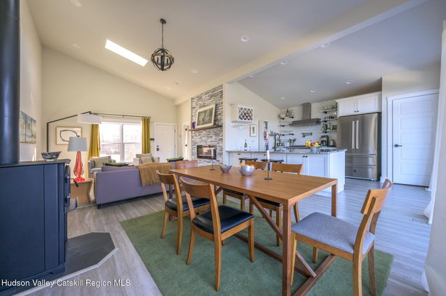 16 Lucas Lane, Claverack, NY 12534