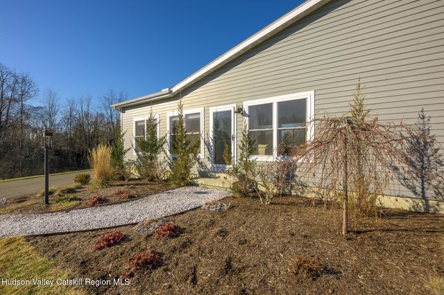 16 Lucas Lane, Claverack, NY 12534