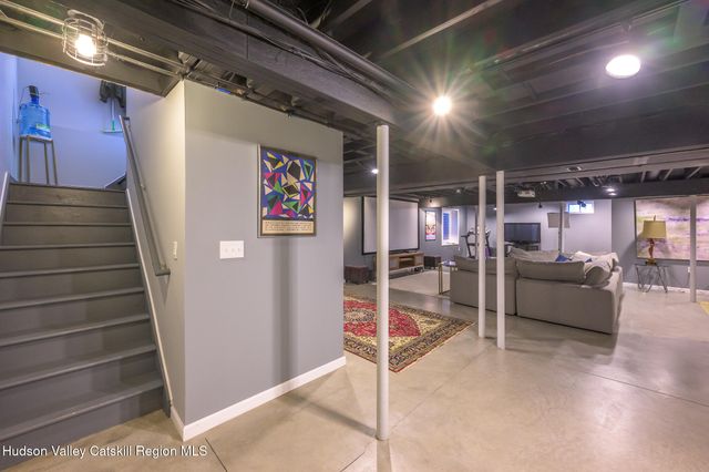 16 Lucas Lane, Claverack, NY 12534