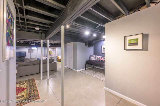 16 Lucas Lane, Claverack, NY 12534